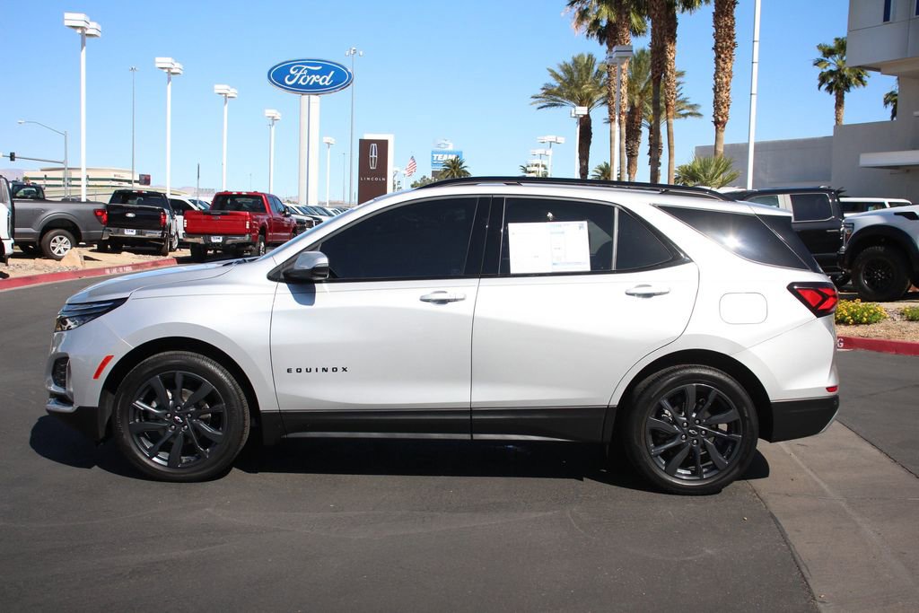 Used 2022 Chevrolet Equinox RS w/ Infotainment Package FWD image 4