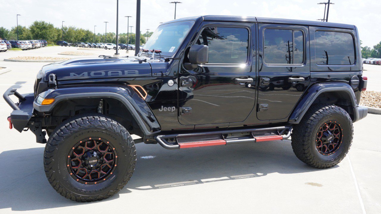 Used 2019 Jeep Wrangler Unlimited Sahara w/ Quick Order Package 24M Moab AWD/4WD image 5