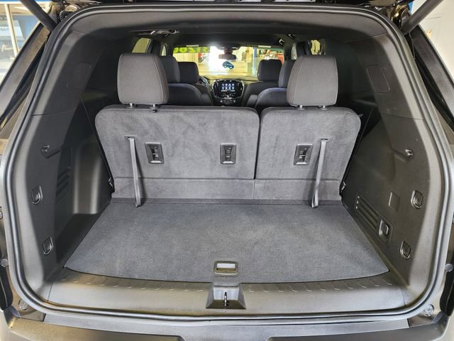 Used 2023 Chevrolet Traverse LT FWD image 15