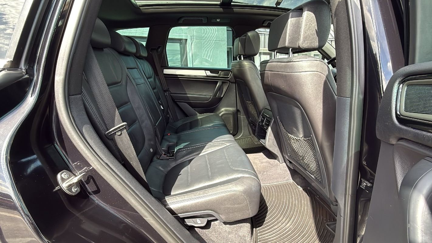 Used 2014 Volkswagen Touareg VR6 AWD/4WD image 16