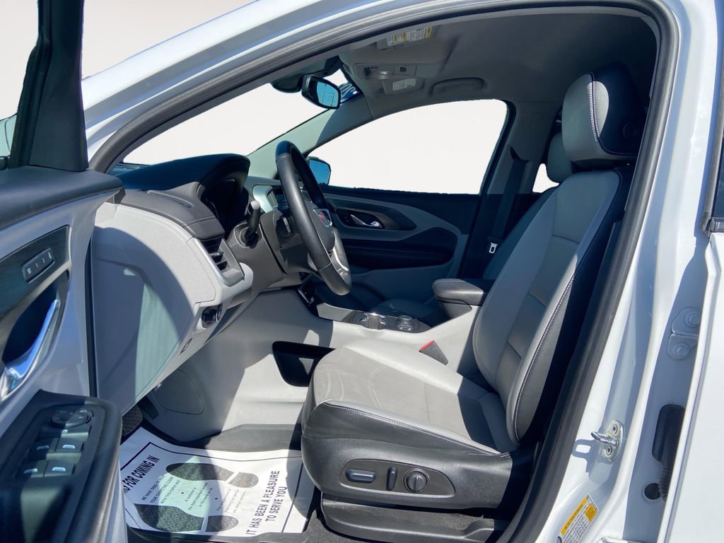 Used 2023 GMC Terrain SLT w/ Infotainment Package II FWD image 9