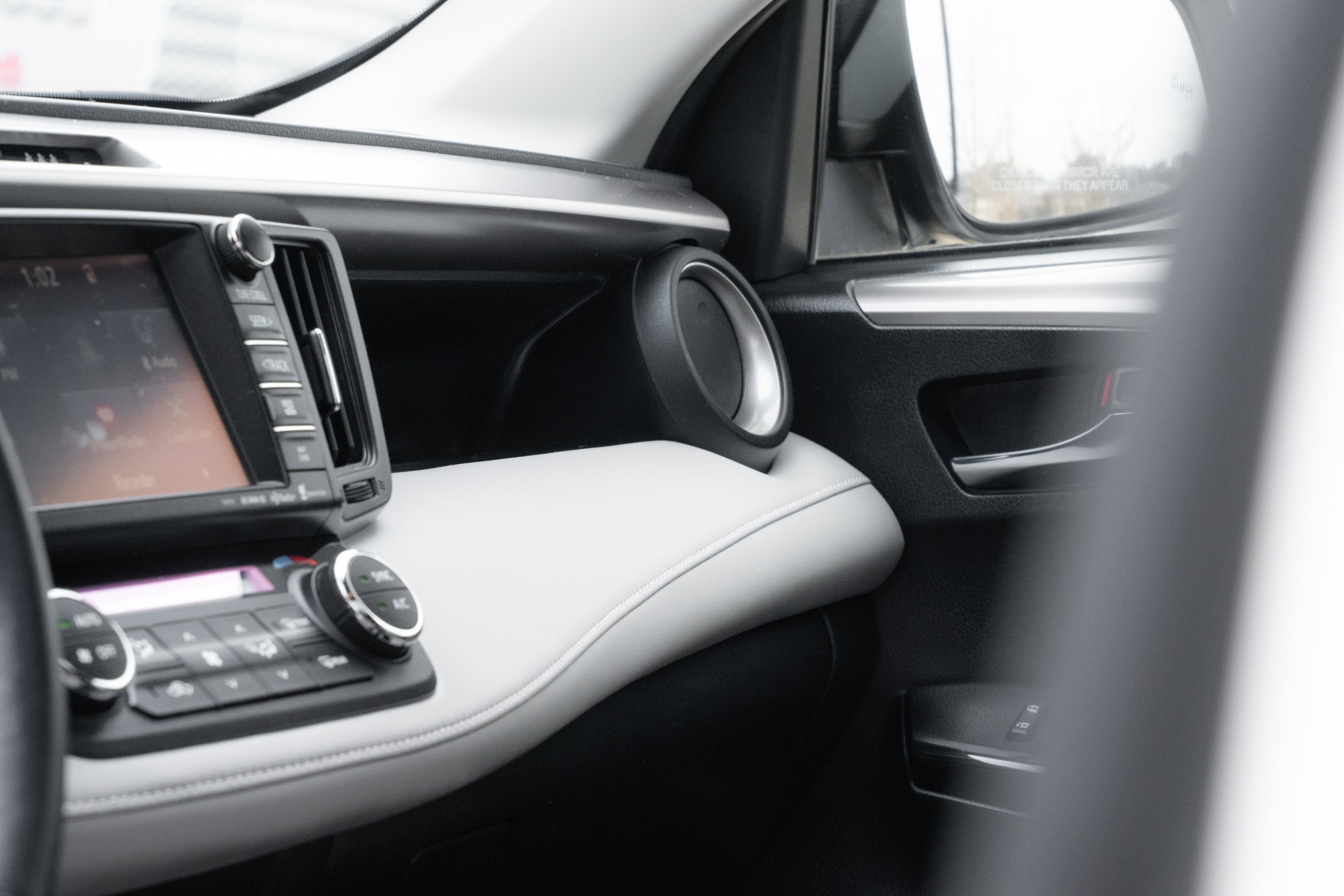 Used 2017 Toyota RAV4 Limited image 13