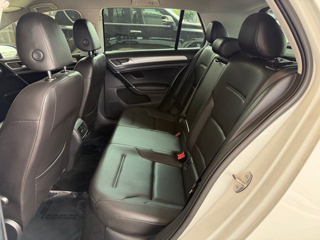 Used 2016 Volkswagen e-Golf SEL Premium w/ Driver Assistance Package FWD image 18