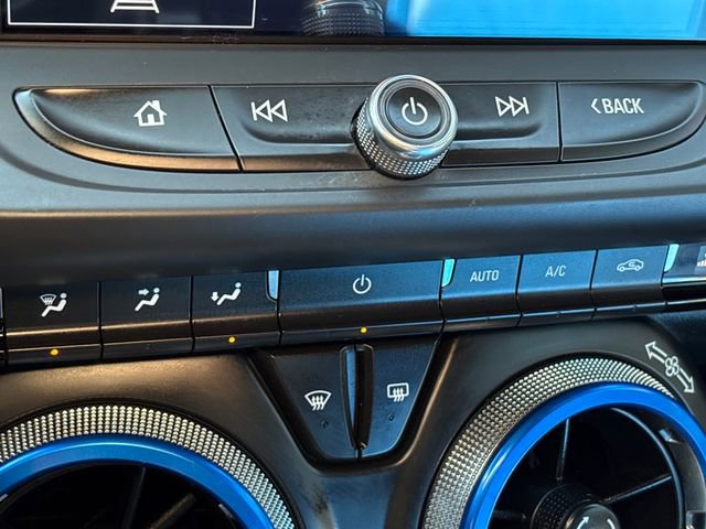 Used 2021 Chevrolet Camaro LT w/ Technology Package image 16