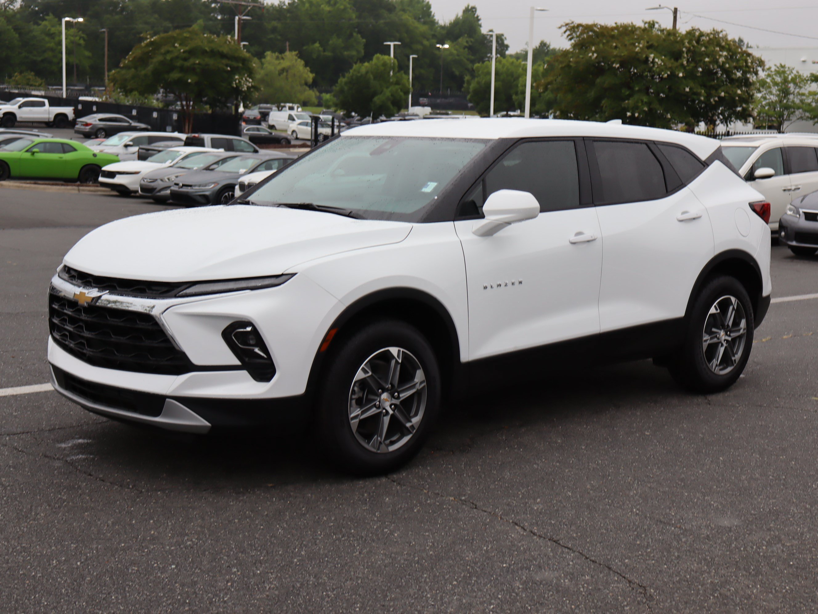 Used 2025 Chevrolet Blazer LT FWD image 5