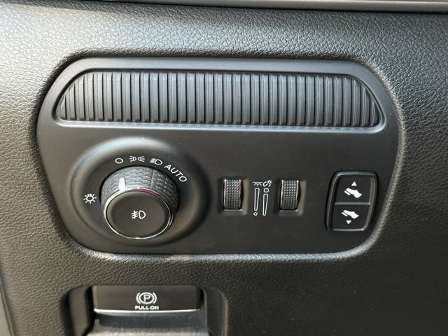 Used 2024 Jeep Wagoneer L Series II RWD image 20