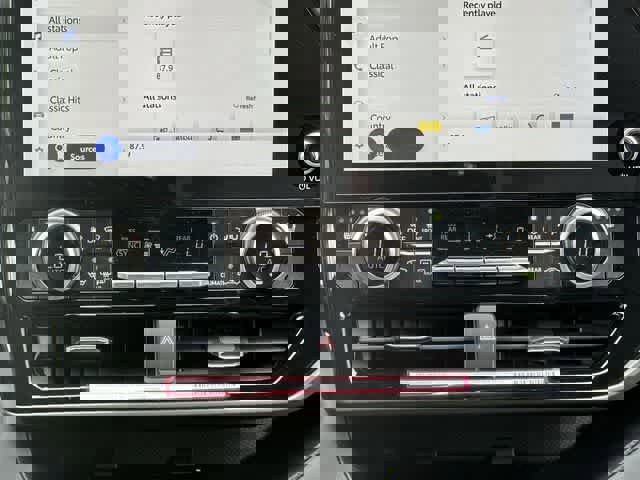 New 2024 Toyota Highlander XLE image 14