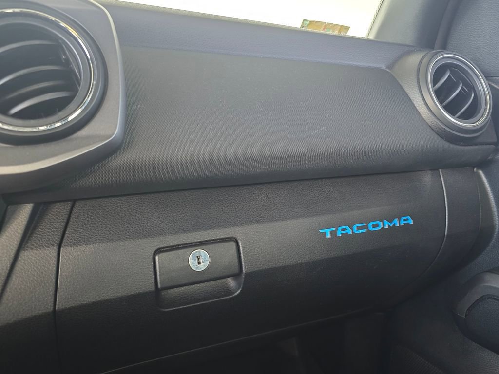 Used 2016 Toyota Tacoma SR5 image 14