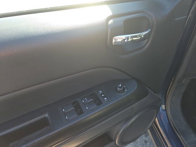 Used 2016 Jeep Compass Sport w/ Power Value Group image 9