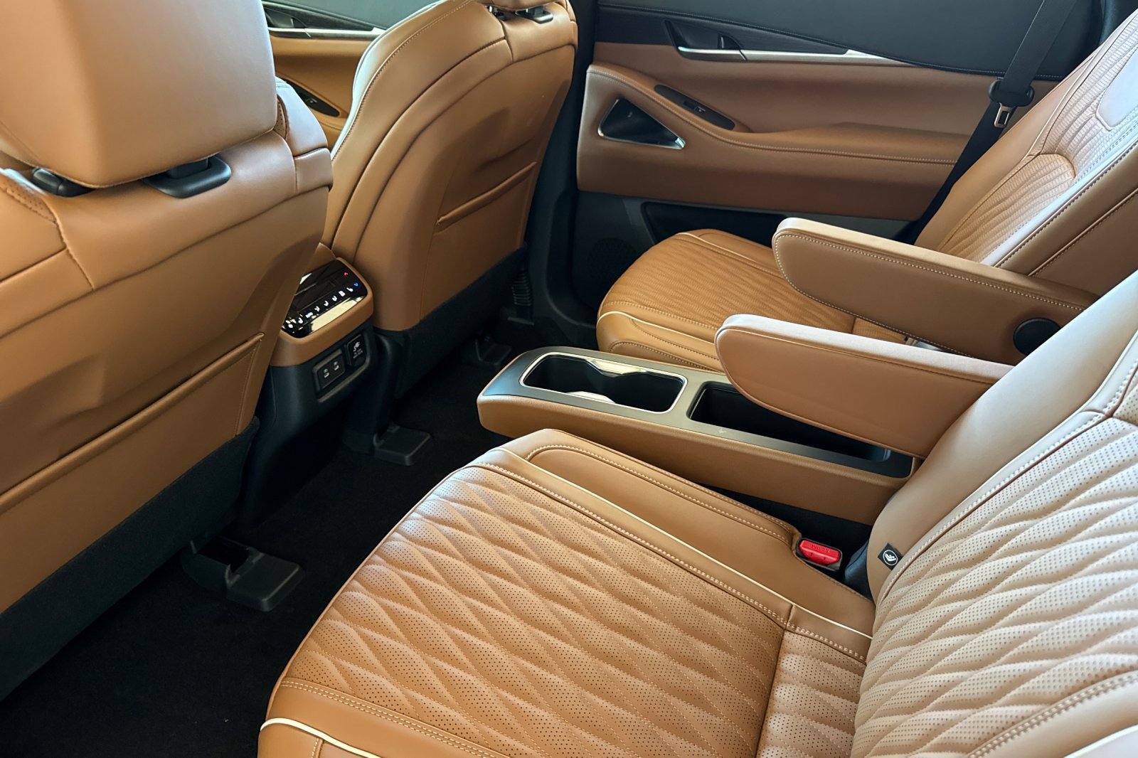 New 2026 INFINITI QX60 Autograph w/ Dark Cargo Package image 11