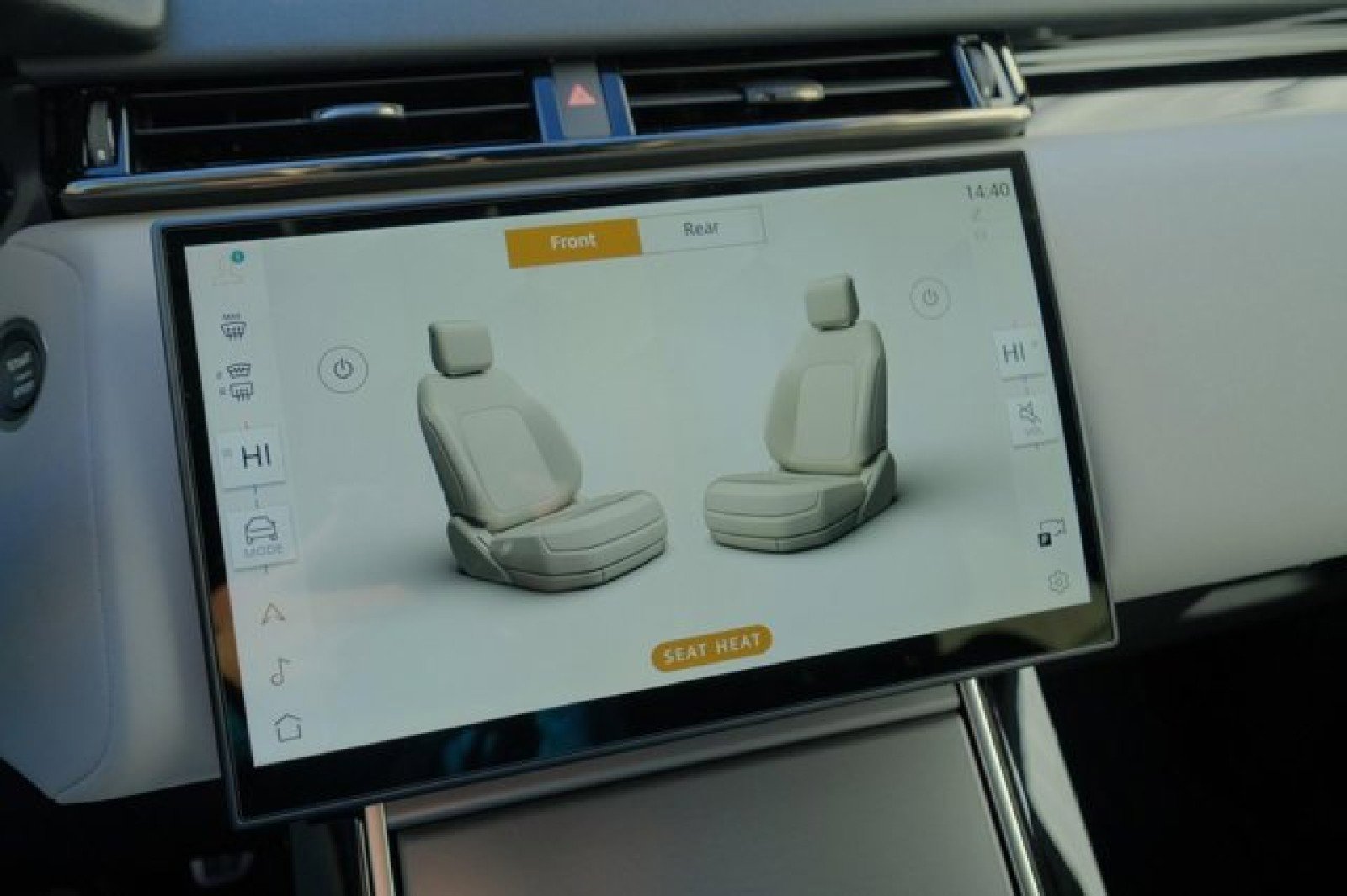 New 2025 Land Rover Range Rover Velar Dynamic SE image 24