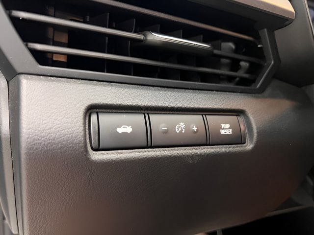 Used 2025 Nissan Altima 2.5 SV FWD image 17