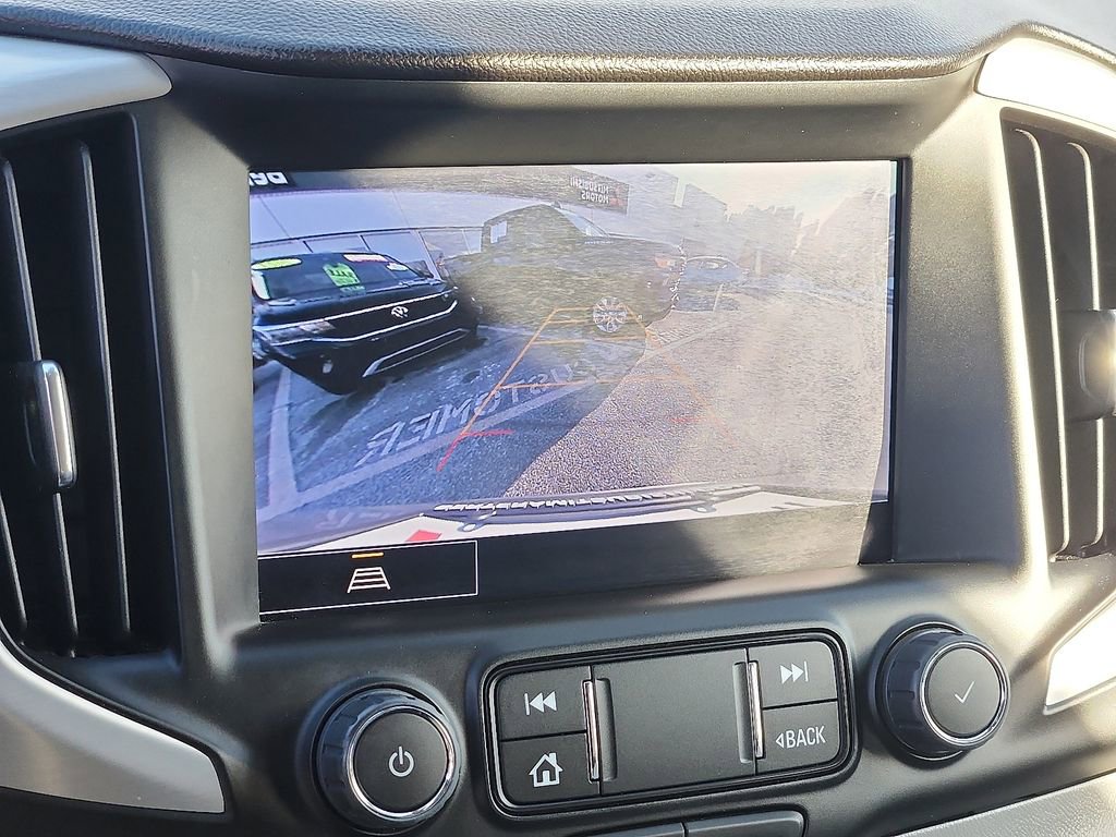 Used 2023 GMC Terrain SLT image 17
