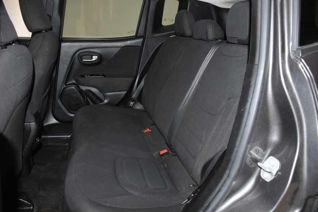 Used 2021 Jeep Renegade Latitude image 28