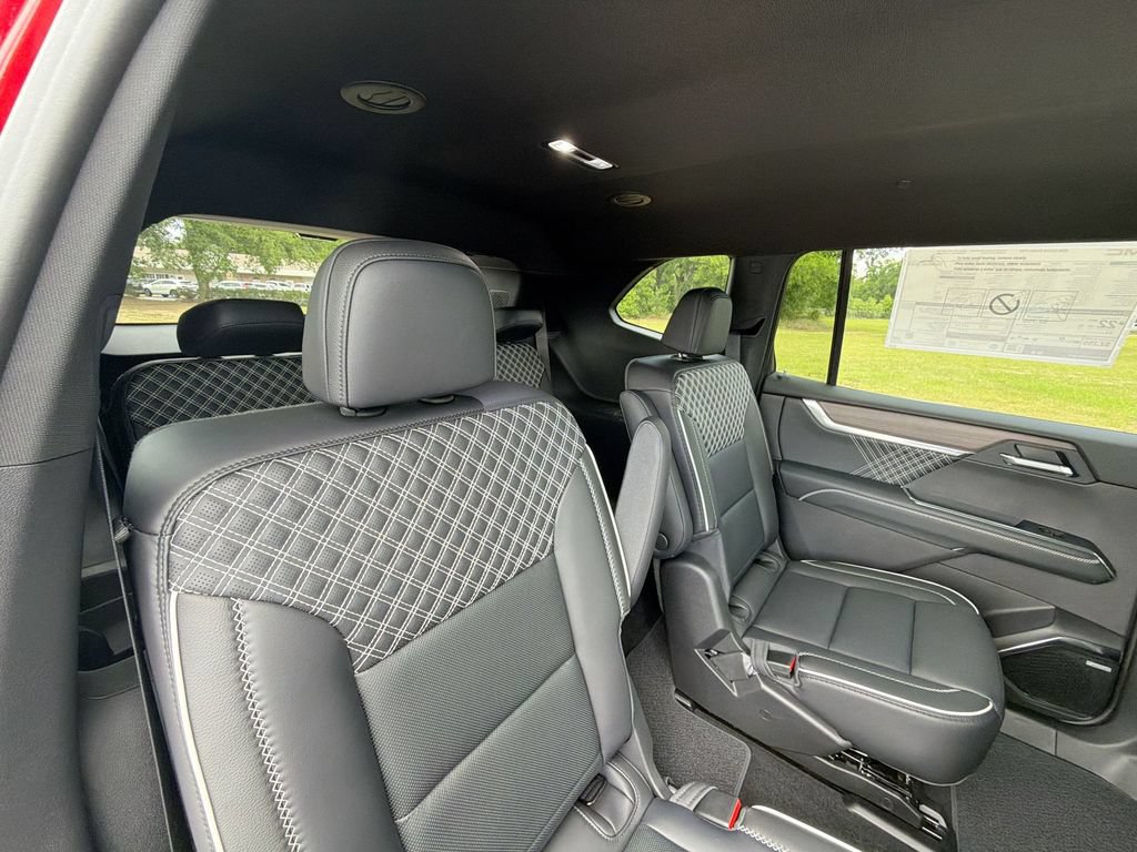 New 2026 GMC Acadia Denali FWD image 33