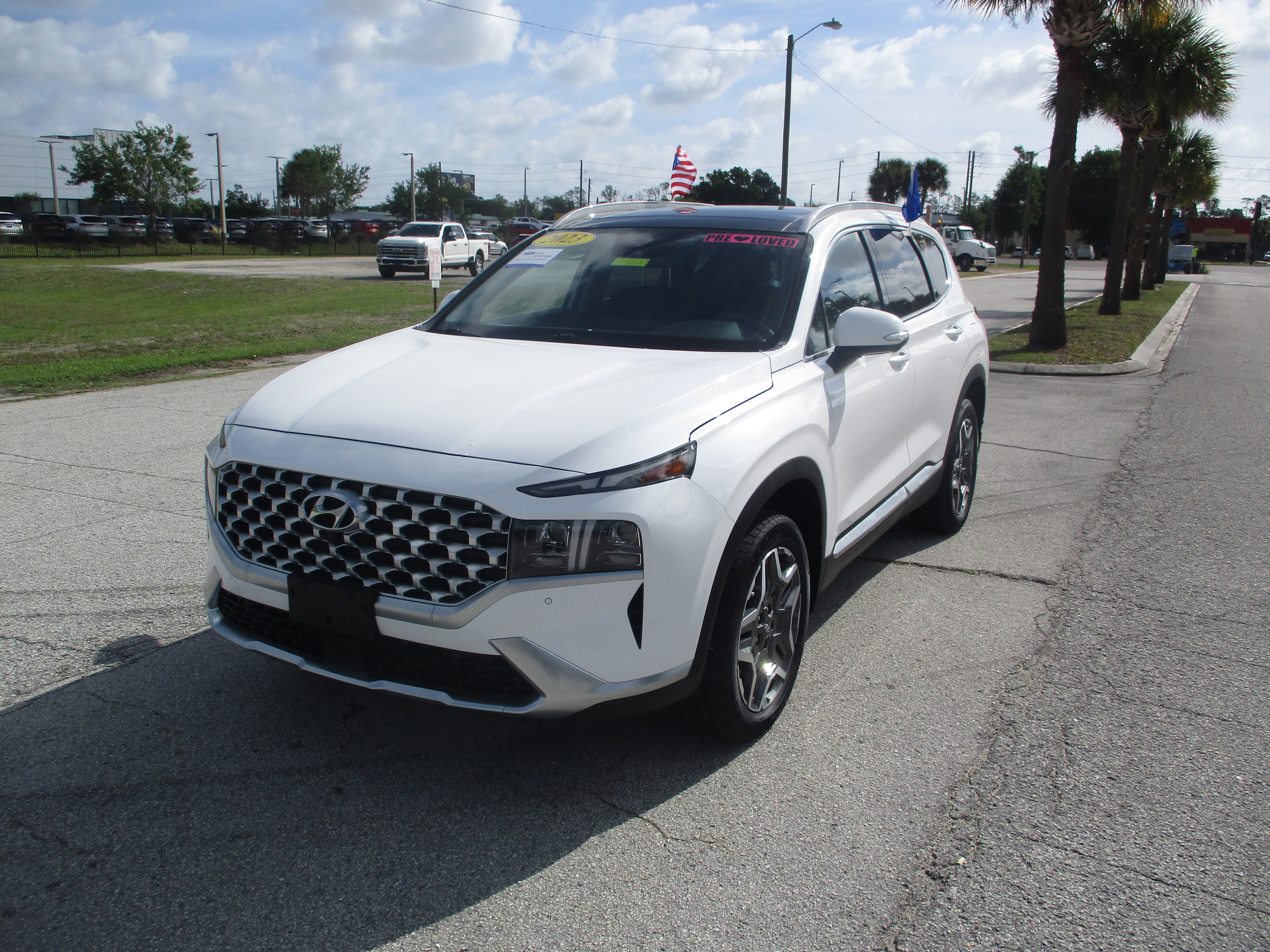 Used 2023 Hyundai Santa Fe Limited image 3