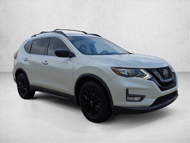 Used 2018 Nissan Rogue SV image 3