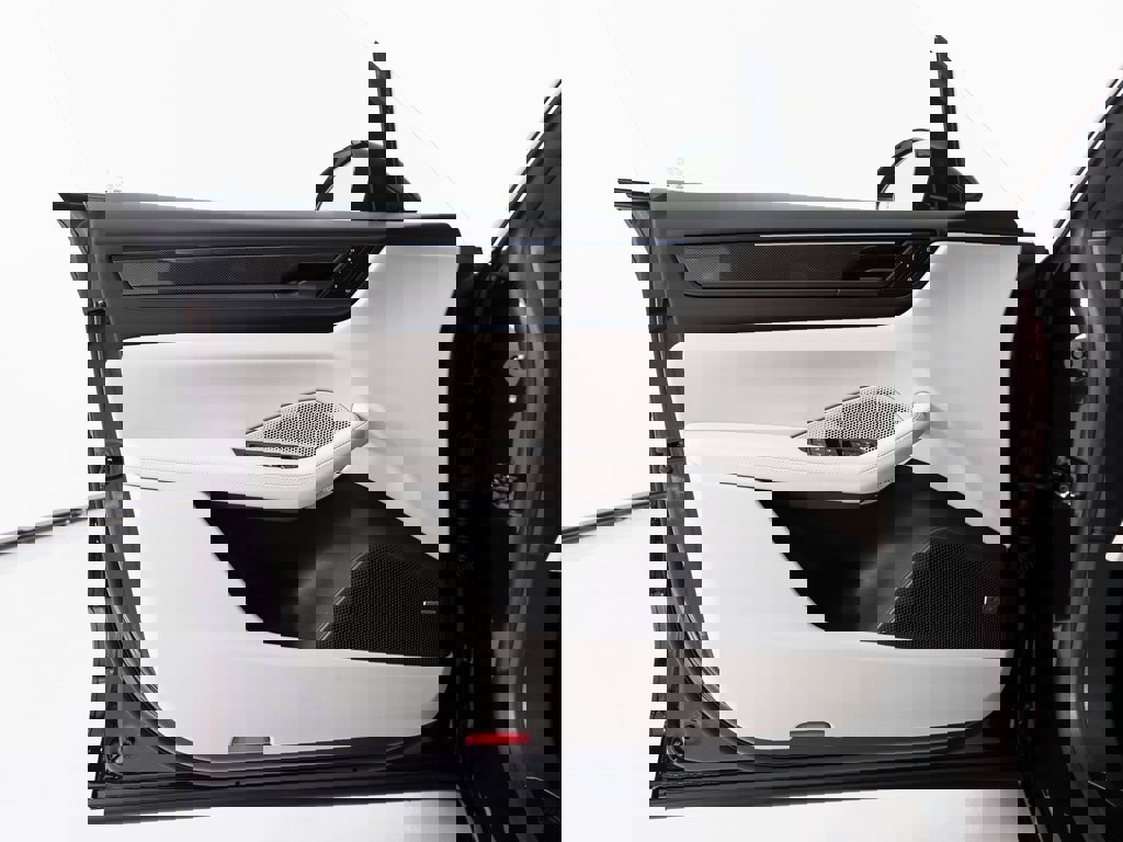 New 2025 Porsche Macan Turbo Electric image 24