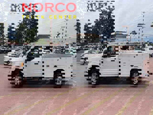 Used 2017 Ford F250 XL w/ Power Equipment Group image 5