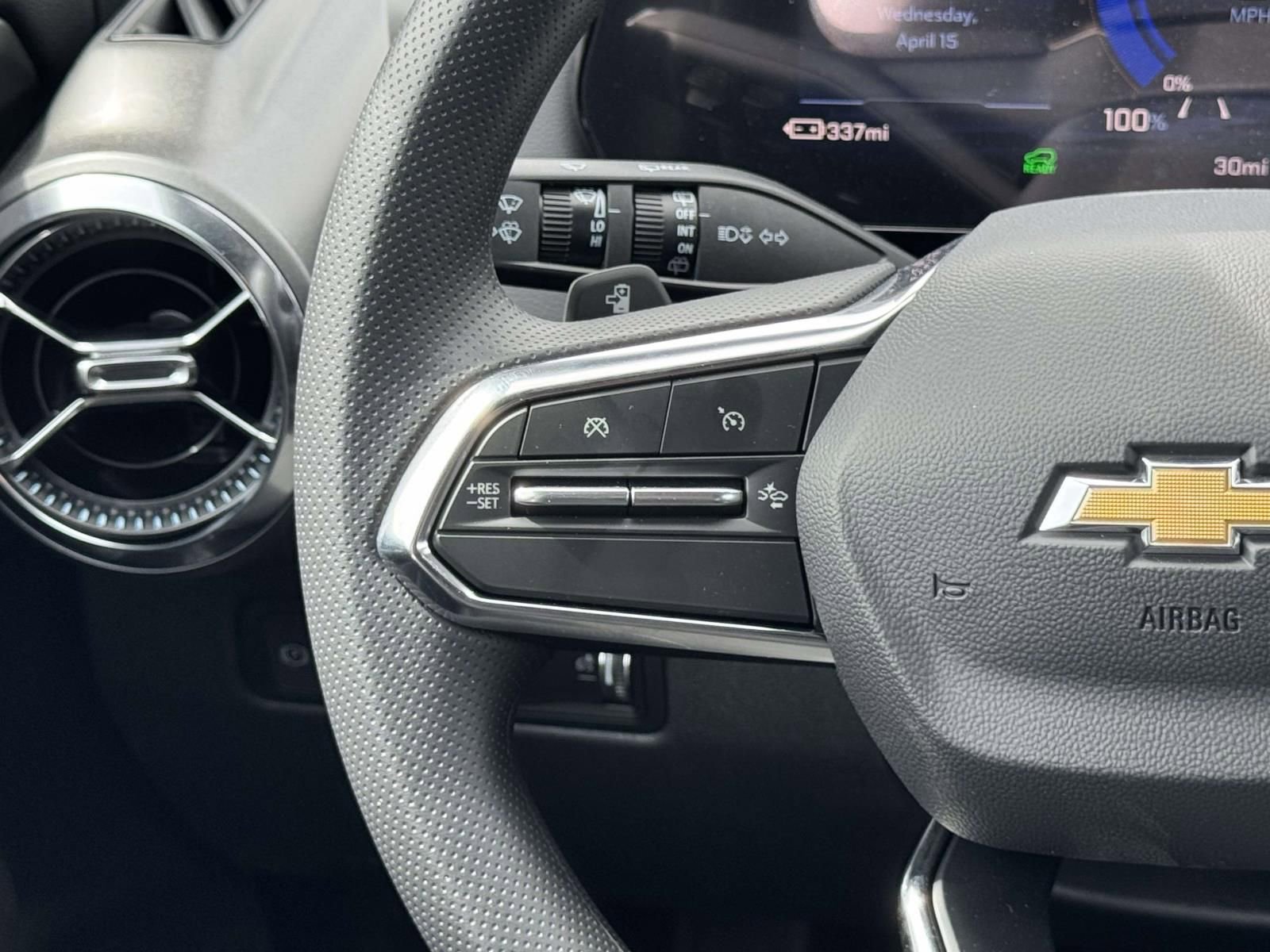 New 2026 Chevrolet Equinox EV LT image 17