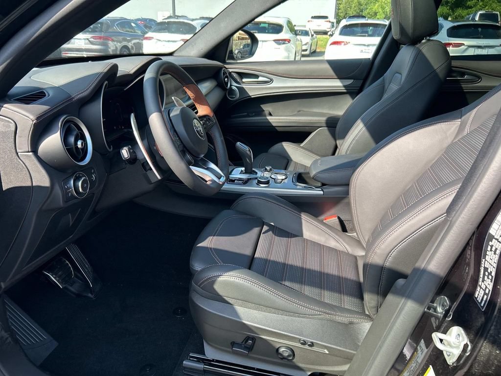 New 2025 Alfa Romeo Stelvio Sprint AWD/4WD image 21