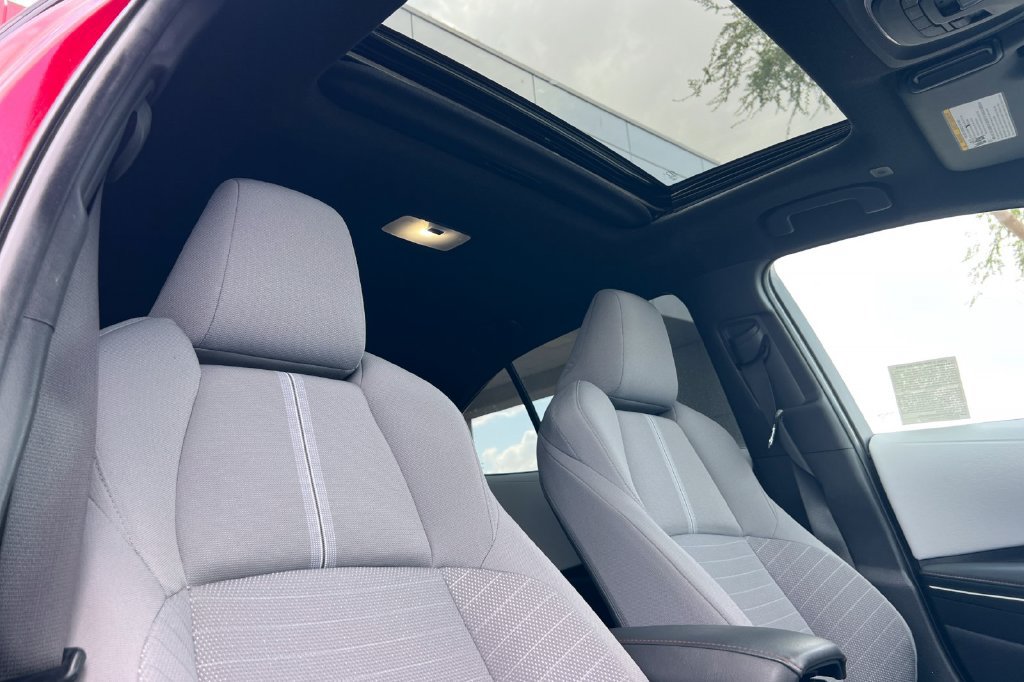 Certified 2025 Toyota Corolla SE w/ SE Premium Package FWD image 19