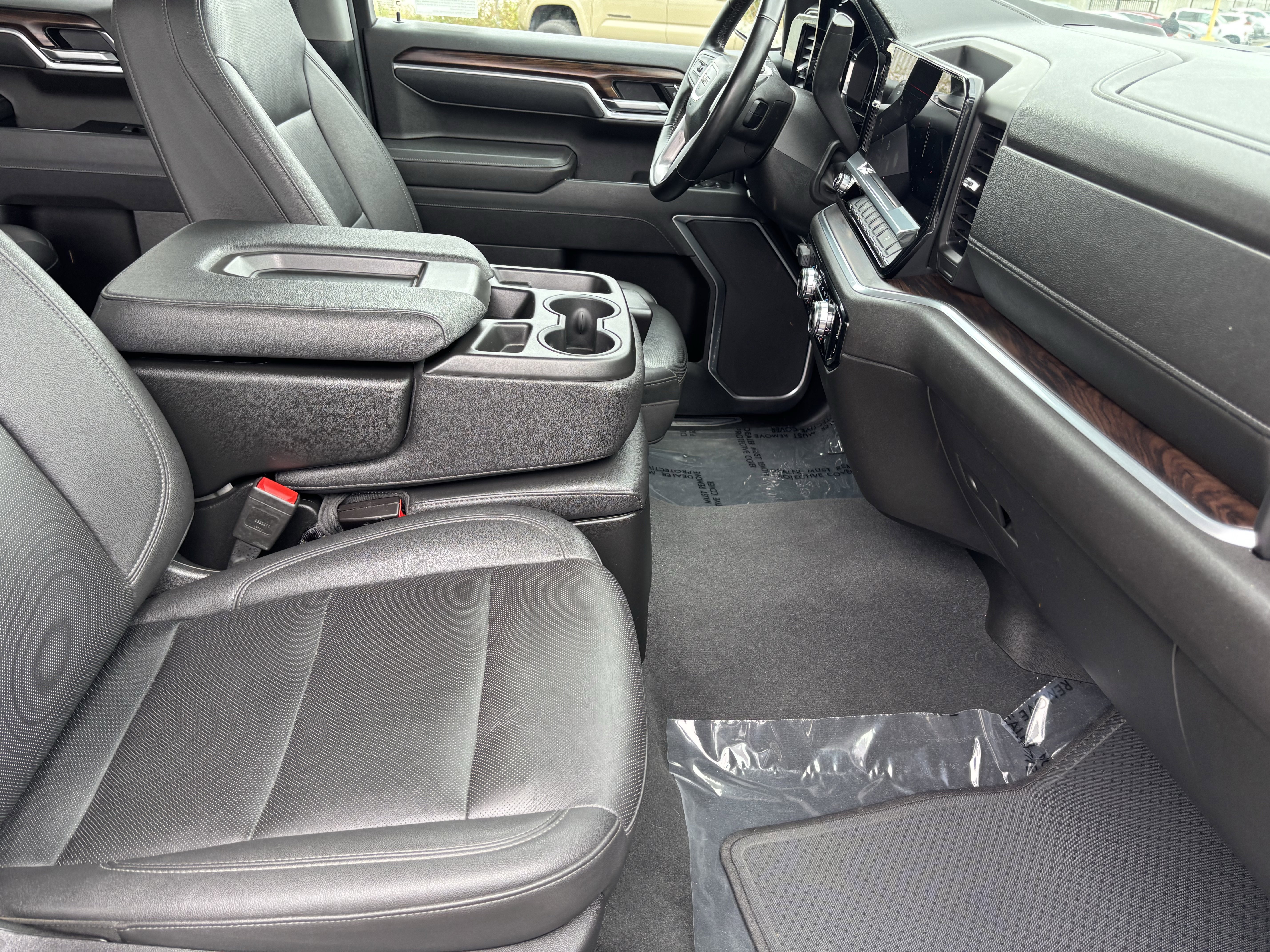 Used 2025 GMC Sierra 1500 SLT AWD/4WD image 11