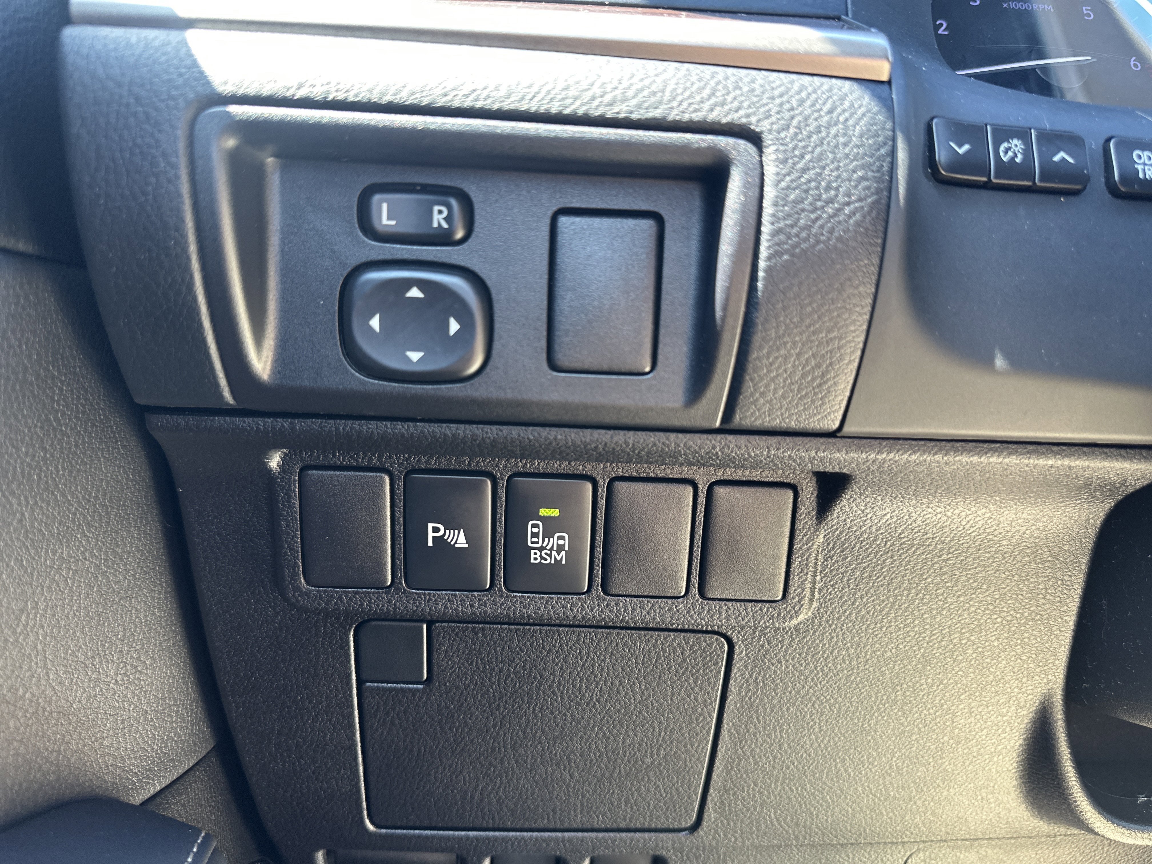 Used 2016 Lexus ES 350 w/ Premium Package w/Wood Trim FWD image 24