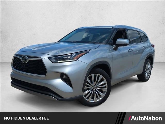 Used 2023 Toyota Highlander Platinum FWD image 1