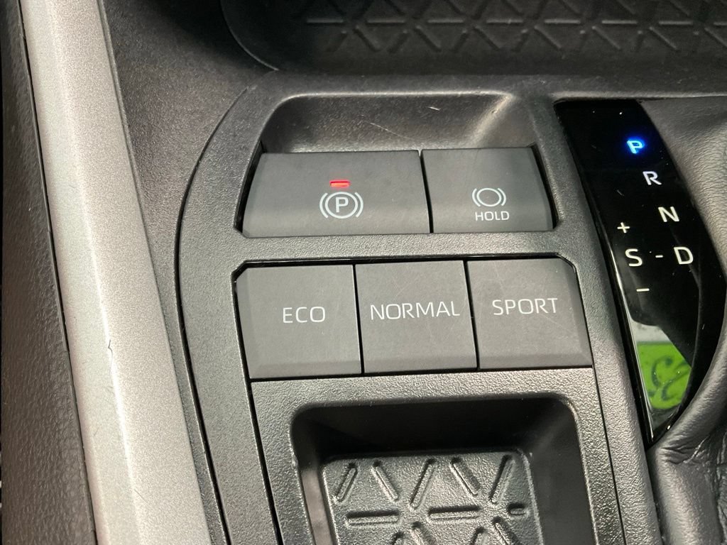 Certified 2025 Toyota RAV4 XLE FWD image 16