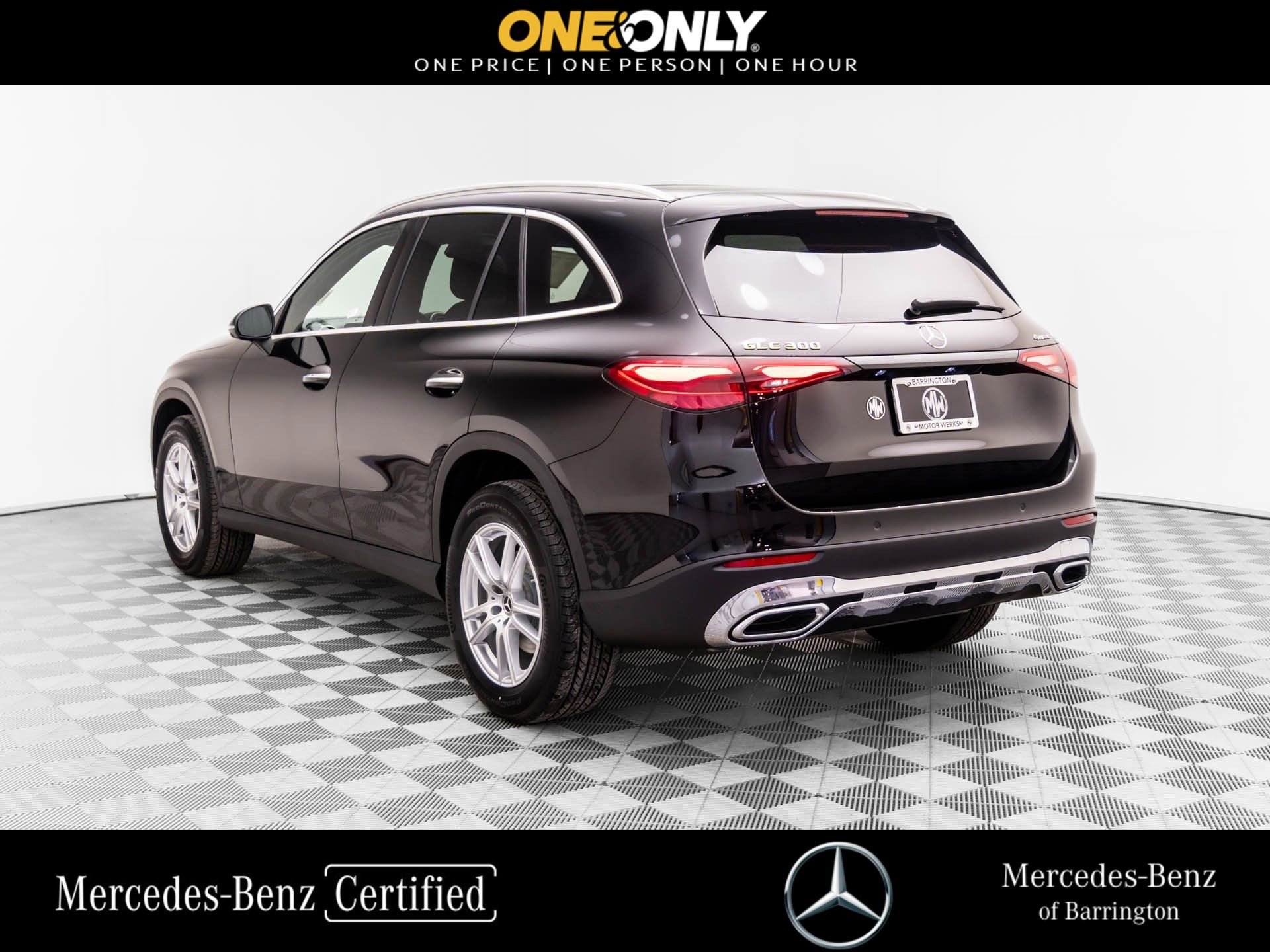 Used 2025 Mercedes-Benz GLC 300 4MATIC image 3