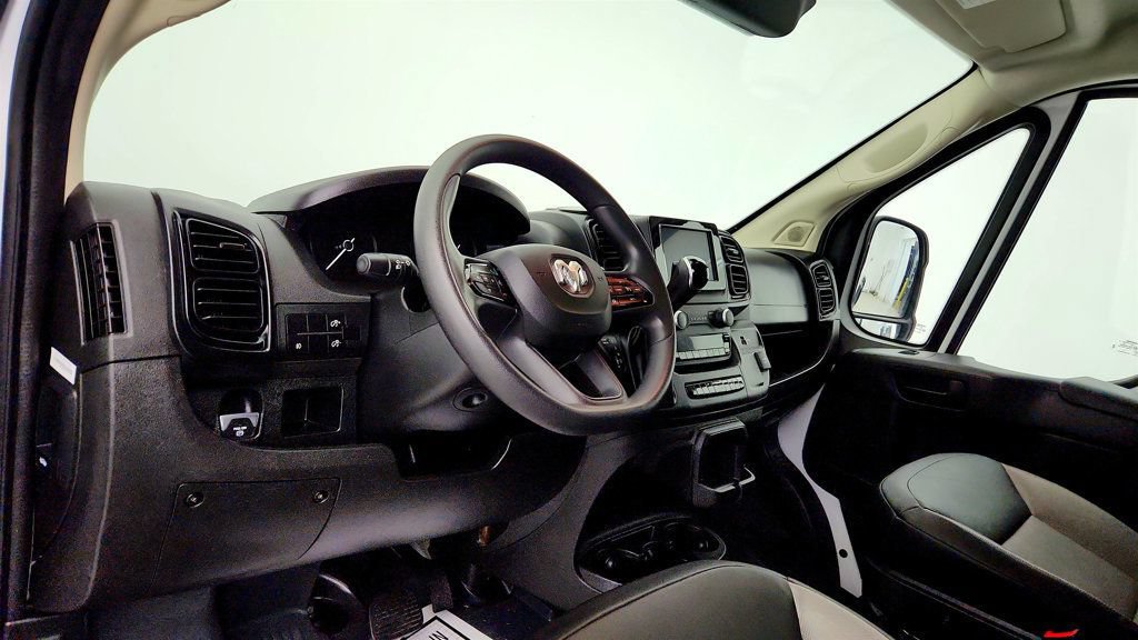 Used 2025 RAM ProMaster 2500 w/ Convenience Group FWD image 11