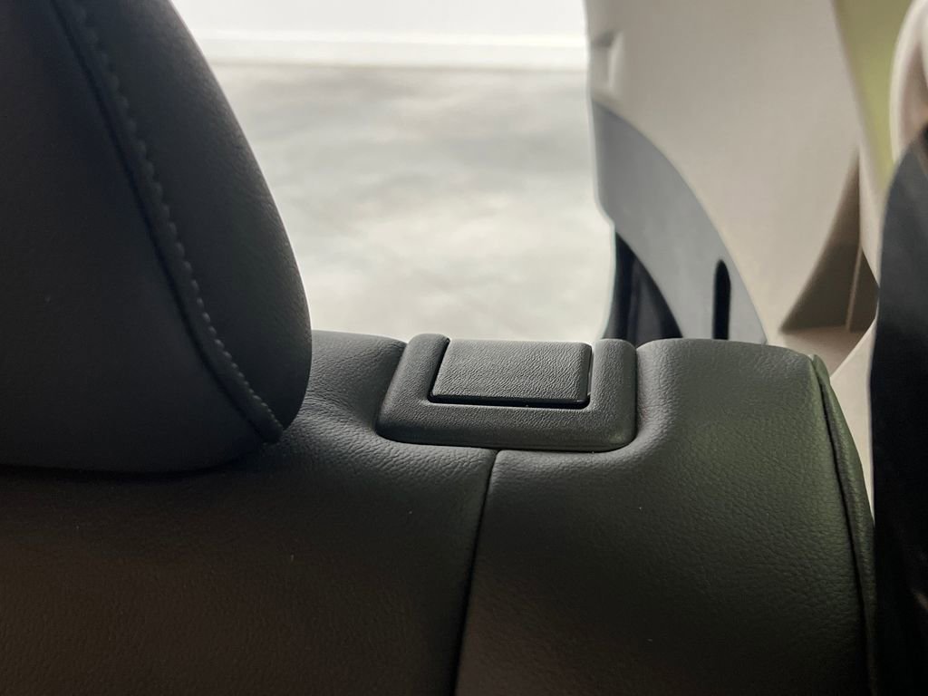 Used 2025 Nissan Rogue SL image 14