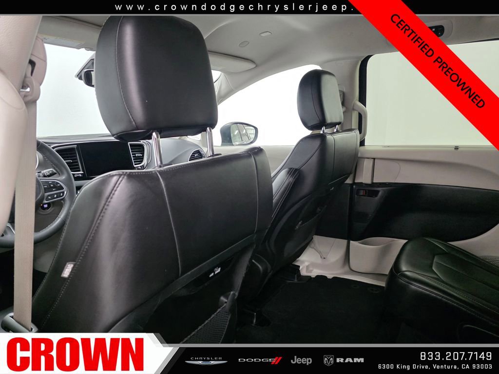Certified 2023 Chrysler Pacifica Touring-L image 15