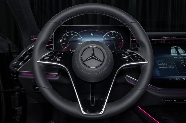 Certified 2025 Mercedes-Benz E 450 4MATIC All-Terrain Wagon image 21