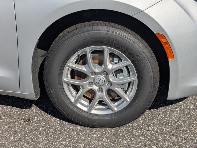 New 2026 Chrysler Voyager LX FWD image 11