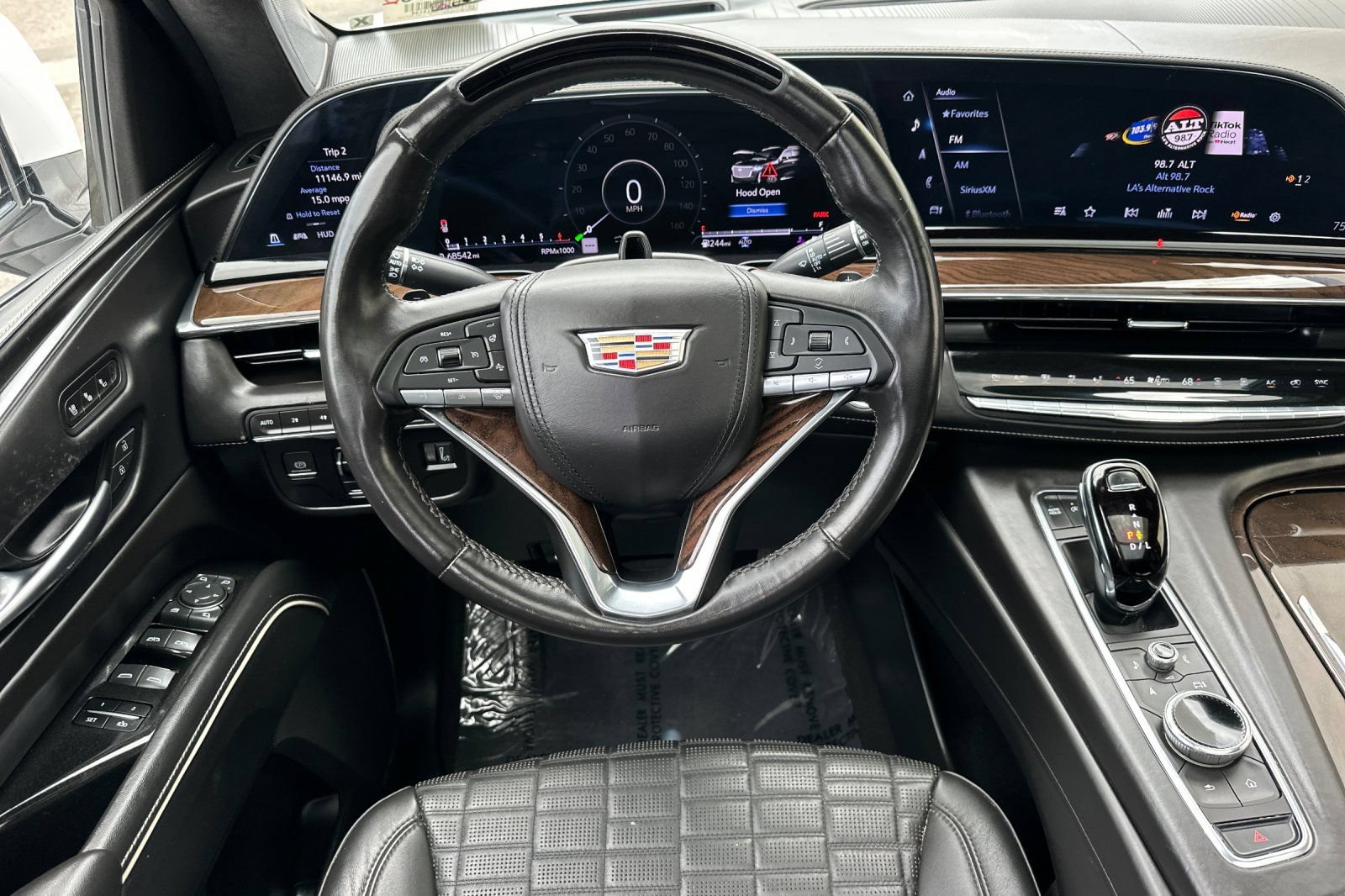 Certified 2023 Cadillac Escalade ESV Sport Platinum w/ Heavy-Duty Trailer Package AWD/4WD image 17