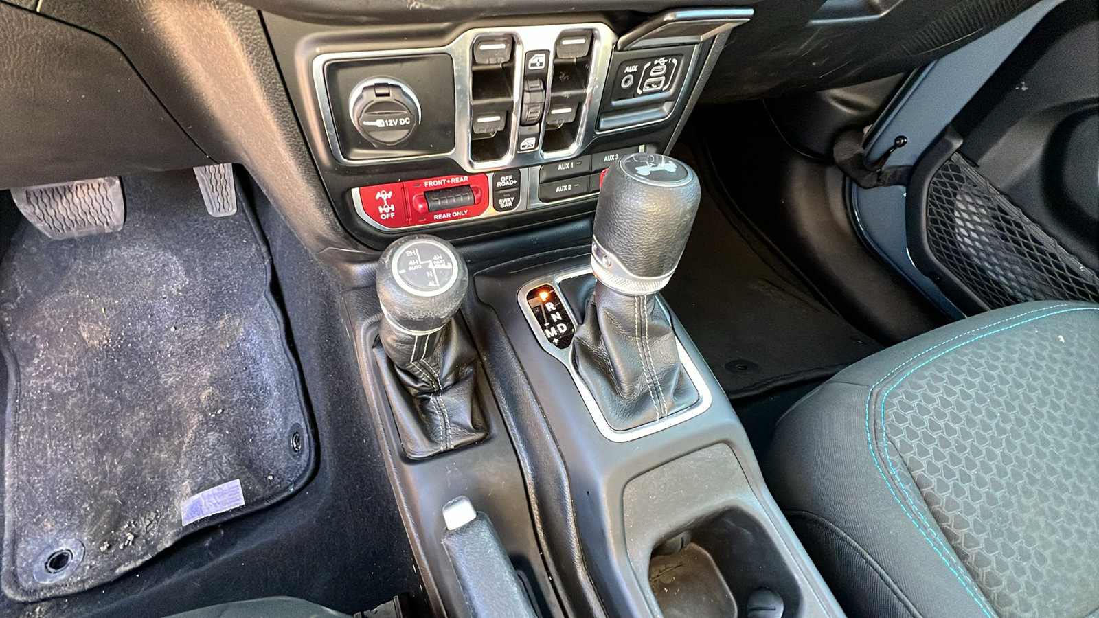 Used 2025 Jeep Wrangler Unlimited Rubicon 4xe w/ Convenience Group image 27