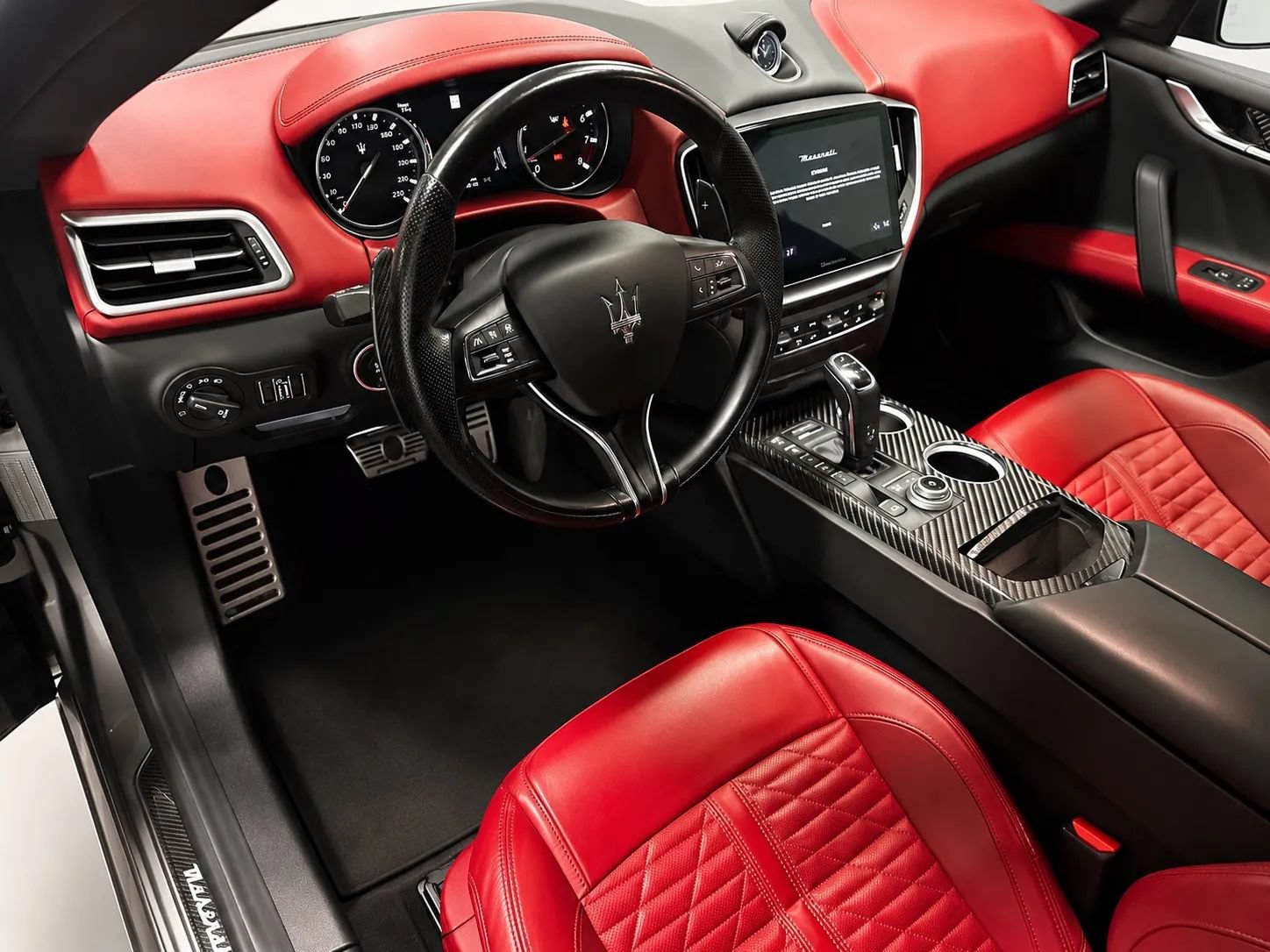 Used 2021 Maserati Ghibli Trofeo RWD image 9