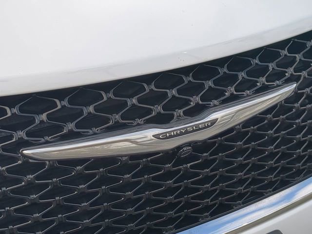 Used 2024 Chrysler Pacifica Limited image 13