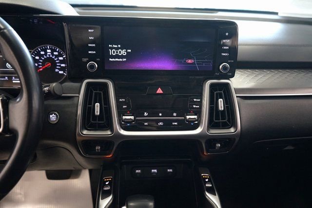 Used 2022 Kia Sorento S image 7