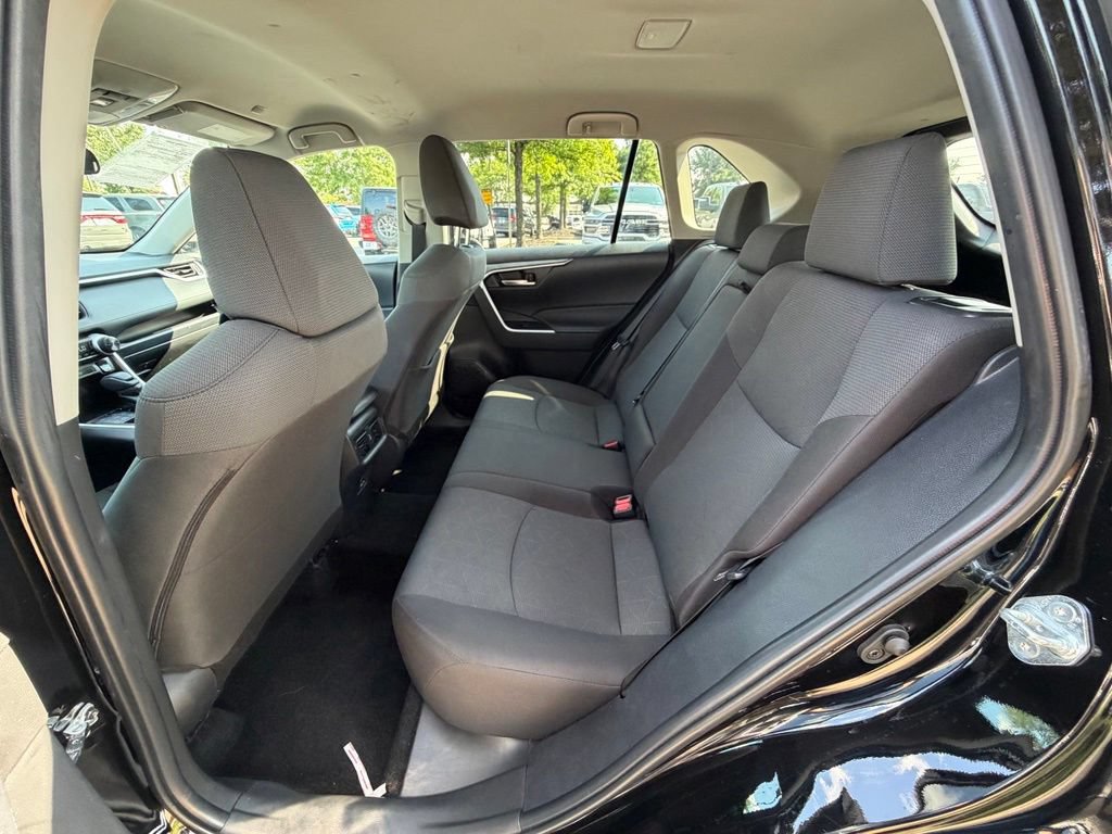Used 2025 Toyota RAV4 XLE AWD/4WD image 18