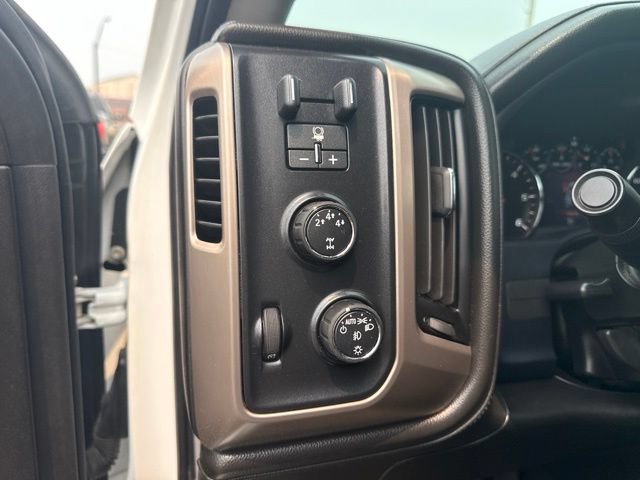 Used 2015 GMC Sierra 2500 Denali AWD/4WD image 18