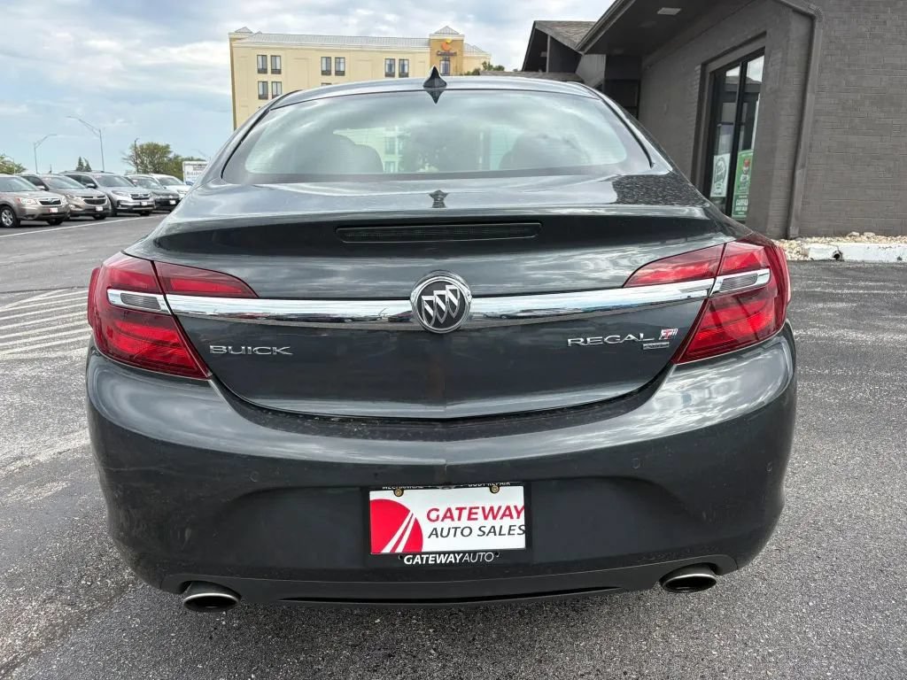Used 2017 Buick Regal Premium w/ Driver Confidence Package #1 AWD/4WD image 4