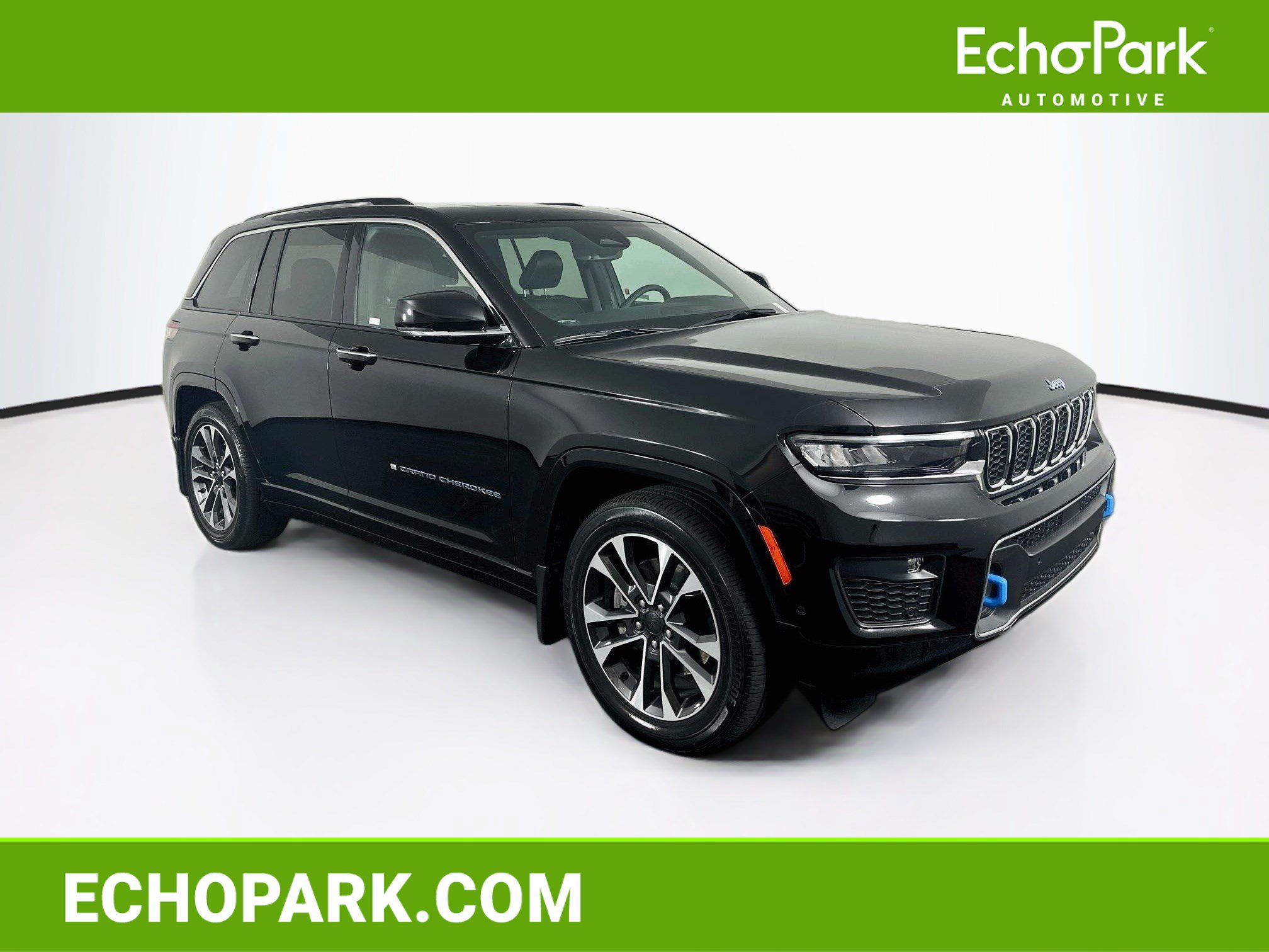 Used 2022 Jeep Grand Cherokee Overland w/ MOPAR Finishing Package AWD/4WD image 1