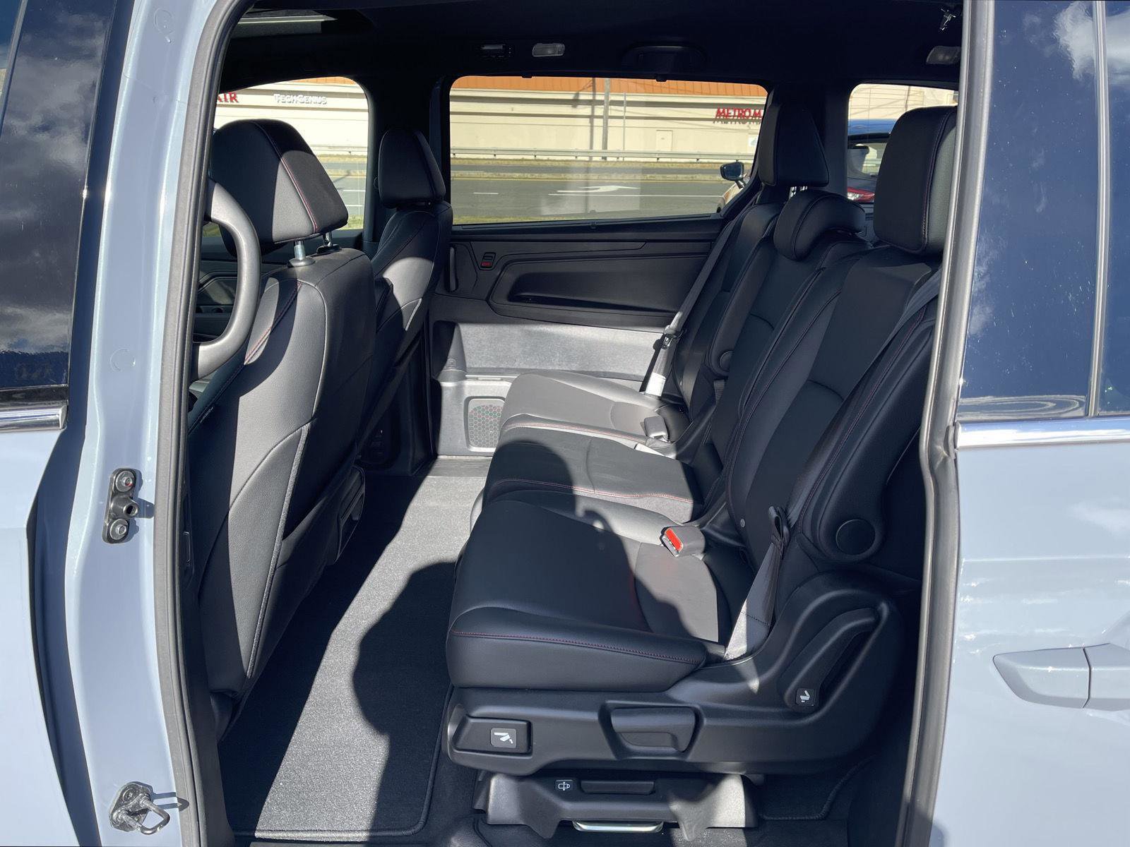 Used 2025 Honda Odyssey Sport-L image 15