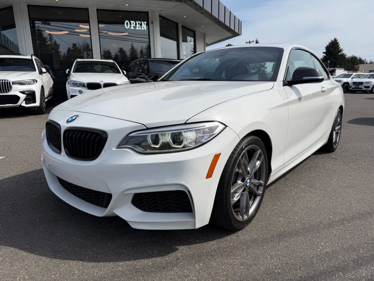 Used 2016 BMW M235i Coupe image 1