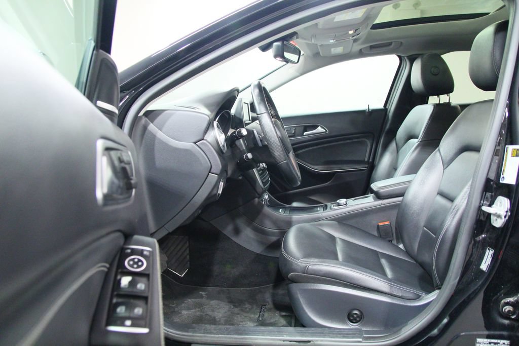 Used 2015 Mercedes-Benz GLA 250 4MATIC image 4
