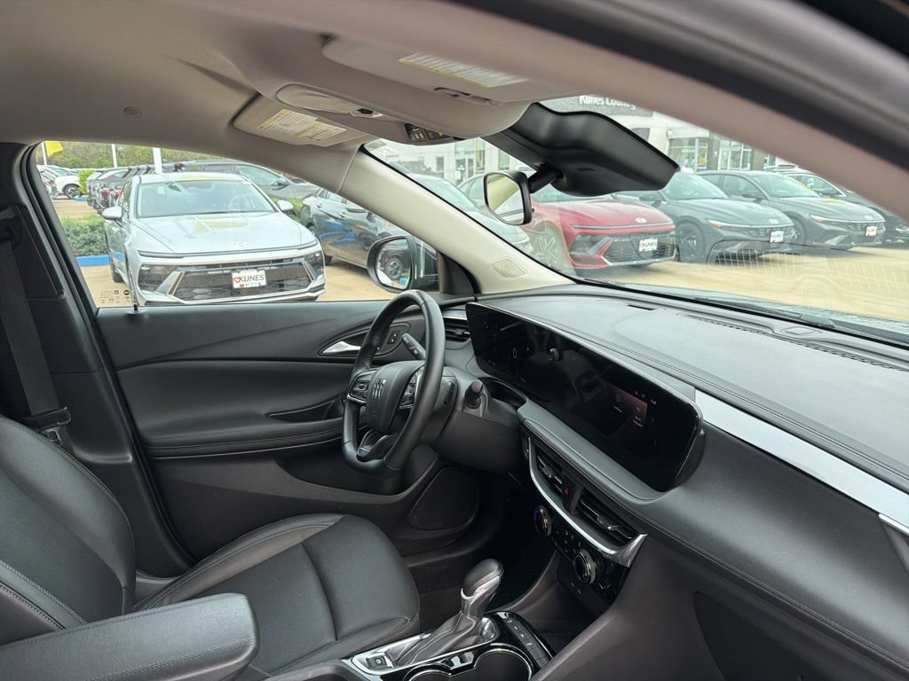 Used 2024 Buick Encore GX Sport Touring AWD/4WD image 14