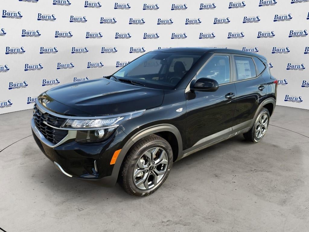 New 2026 Kia Seltos LX FWD image 3